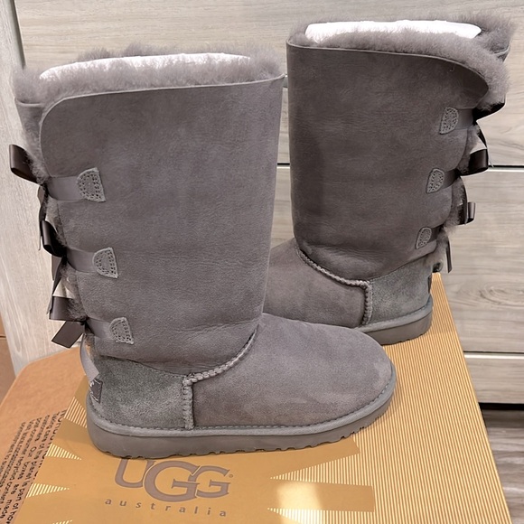 🩶Like new UGG Australia Adorable K Bailey Bow Tall Boots - Gorgeous Grey Size 4 - Picture 2 of 10
